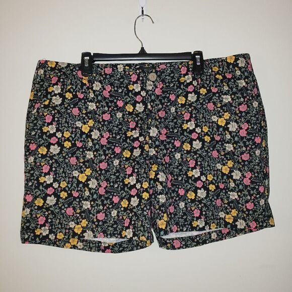 LEE SIGNATURE FLORAL PRINT CHINO SHORTS SIZE 20 NWOT - Picture 1 of 5